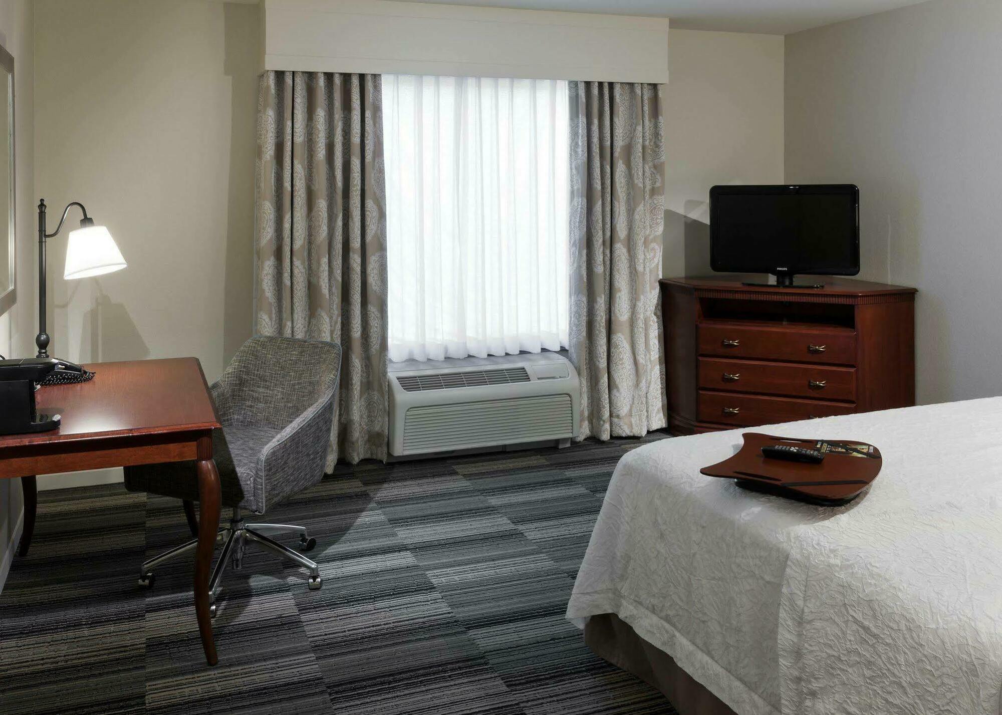 Hampton Inn & Suites Westford-Chelmsford Екстер'єр фото